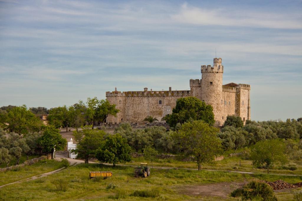 Casa Rural Castillo De Caces Exteriör bild